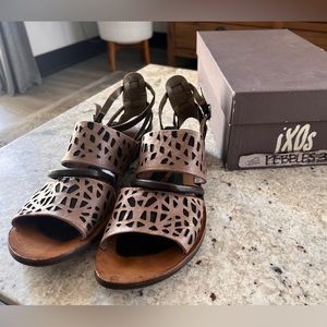 IXOS ankle strap sandals with leather laser cut accent